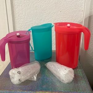 Tupperware Pitchers EUC lot of 3